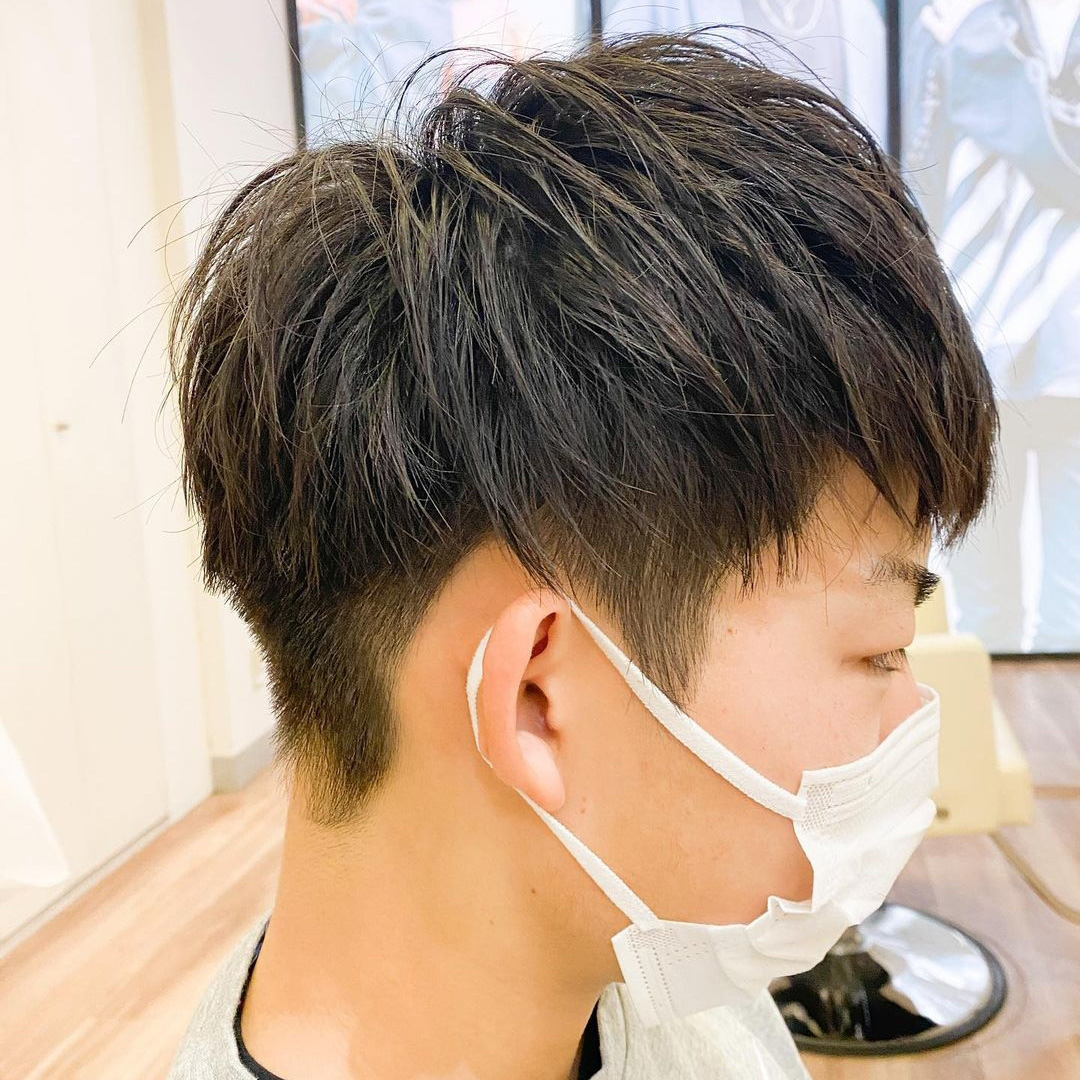 メンズヘアスタイルモデル