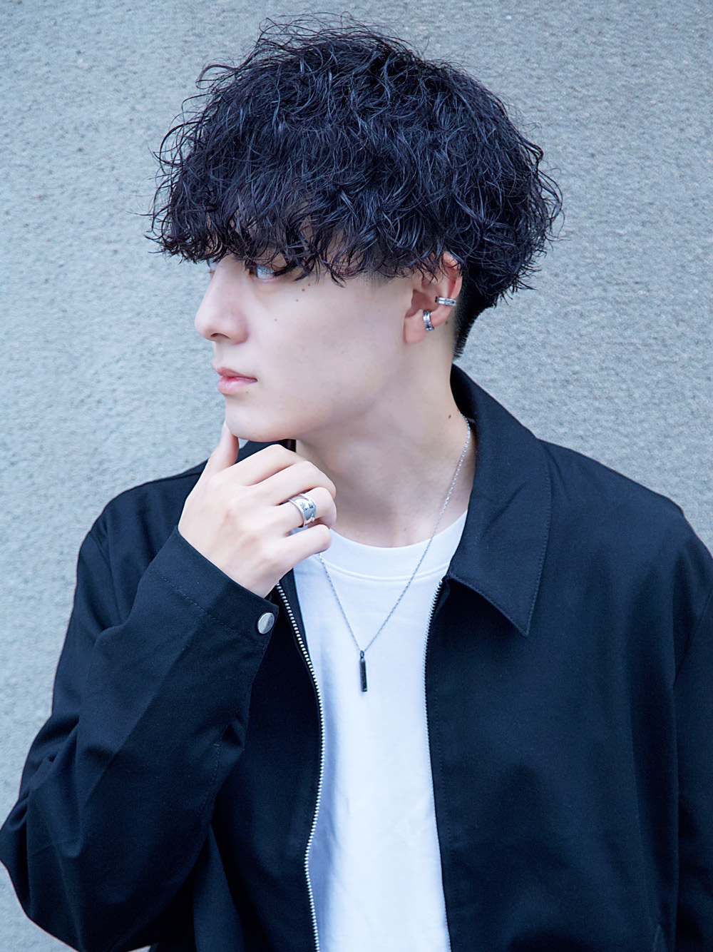 カールツイストスパイラルヘアーデザイン